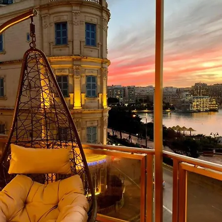 Tower Road - Top Floor - Sea Front - Spectacular Views 公寓 *