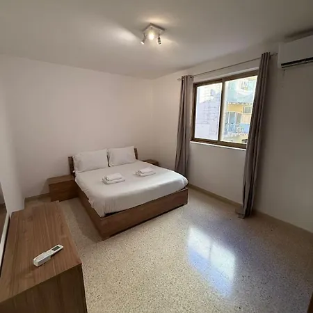 Tower Road - Top Floor - Sea Front - Spectacular Views 公寓 *