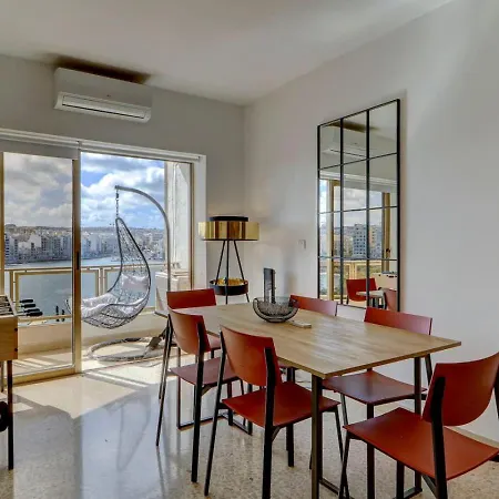 Tower Road - Top Floor - Sea Front - Spectacular Views 斯利马